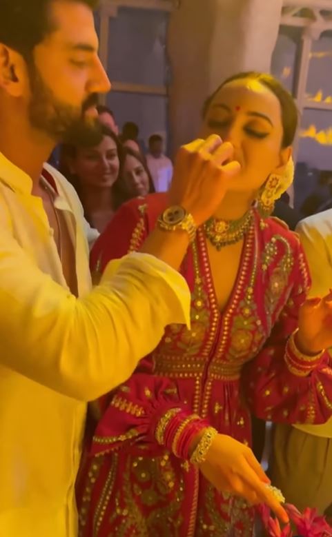 Sonakshi Sinha OUTFit